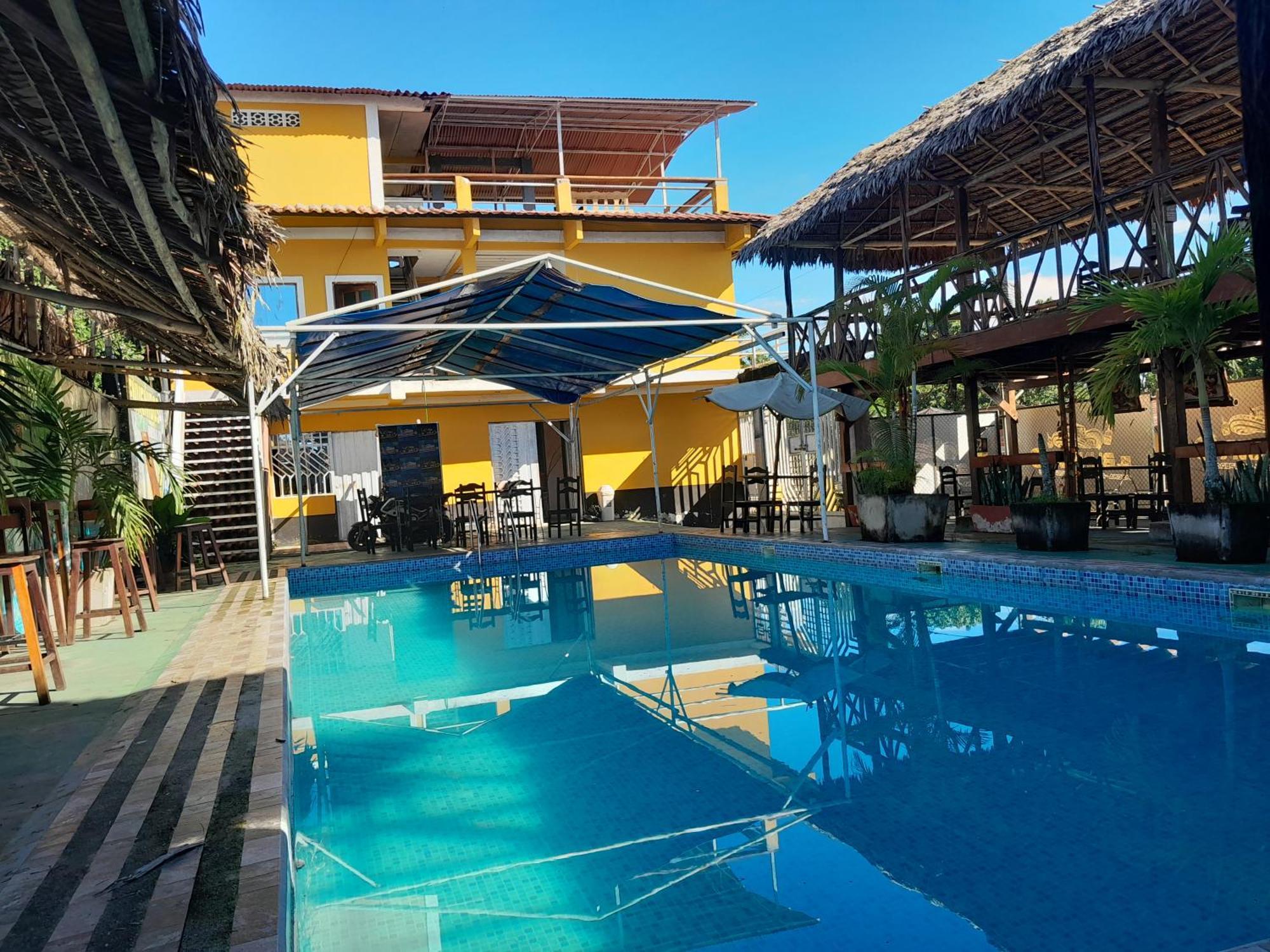 El Bunker 9 Hotel Икитос Екстериор снимка